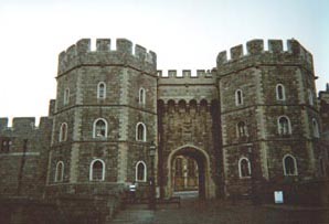 ecard: windsorcastlegate.jpg - click to enlarge